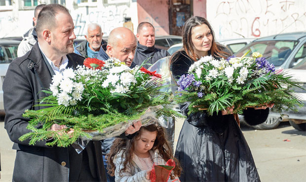 МАРТОВСКИ ПОГРОМ: Голорук бранио дом 